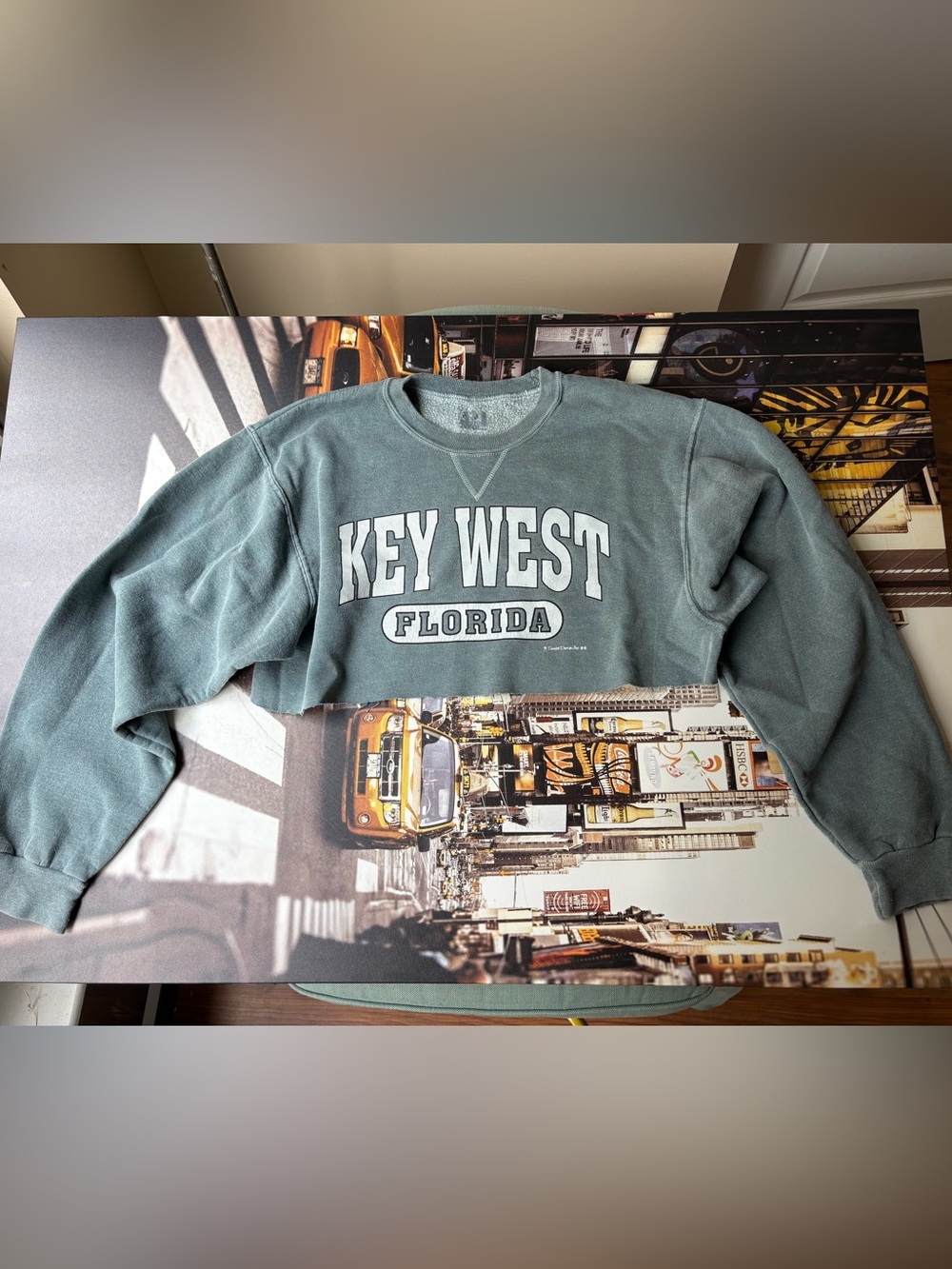 Key West Florida Cropped Sweatshirt - Heather Green